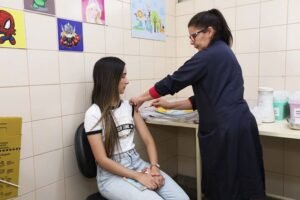 ADOLESCENTES DE 15 A 19 ANOS TERÃO NOVA OPORTUNIDADE DE VACINAÇÃO CONTRA HPV NO DF